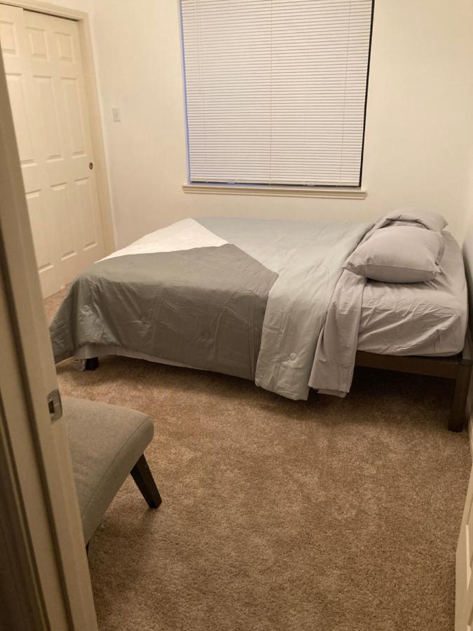 Lovely Downtown Room #2 No Smoking No Kids Second Floor Houston Exterior photo